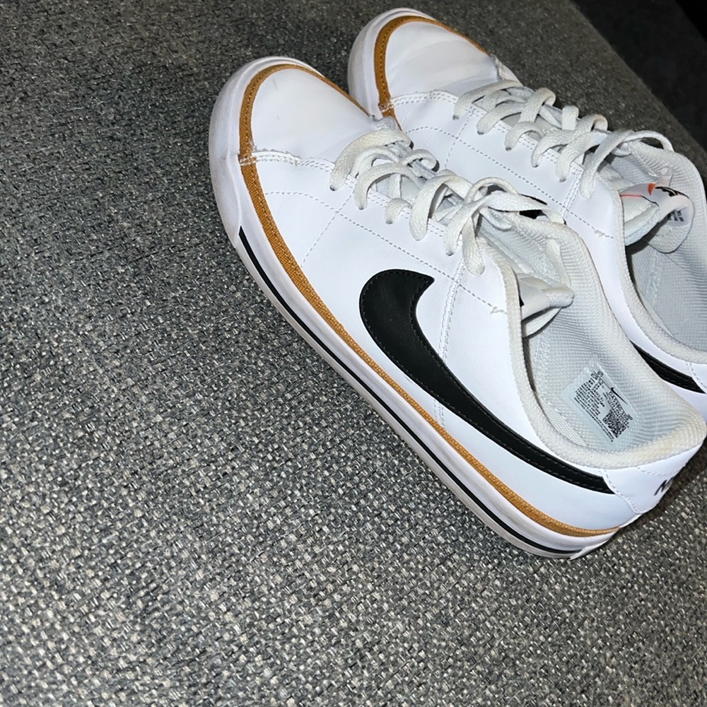 Nike Court Legacy